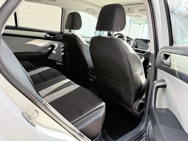 Volkswagen T-Roc — Фото автомобиля 7