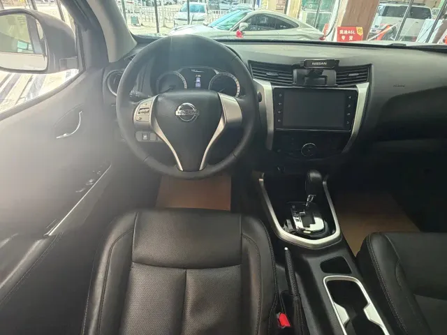 Nissan Navara — Фото автомобиля 12