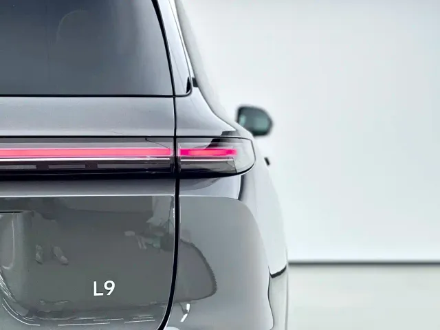 Li Auto L9 — Фото автомобиля 3