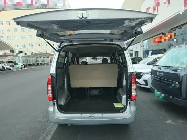 Wuling Hongguang V — Фото автомобиля 18