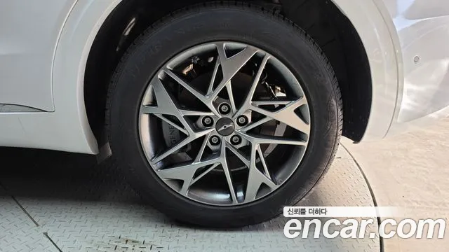 Genesis GV70 — Фото автомобиля 6
