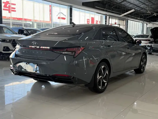 Hyundai Elantra — Фото автомобиля 6
