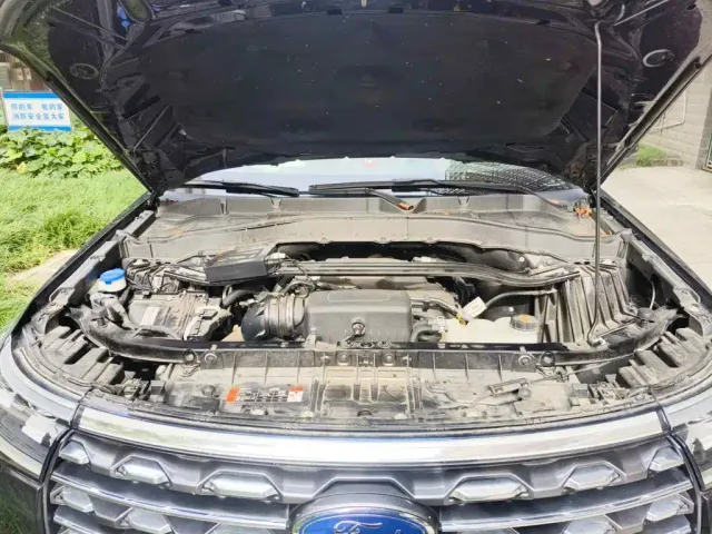 Ford Explorer — Фото автомобиля 9