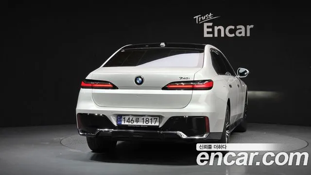 BMW 7-Series 7 серия (G70) 740i sDrive M Sport — Фото автомобиля 4