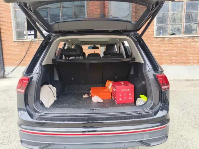 Volkswagen Tiguan L — Фото автомобиля 5