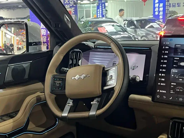 BYD FangChengBao Leopard 8 — Фото автомобиля 7