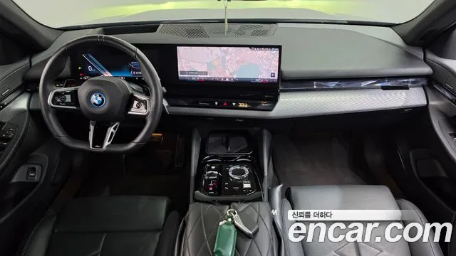 BMW 5 Series G60 — Фото автомобиля 7