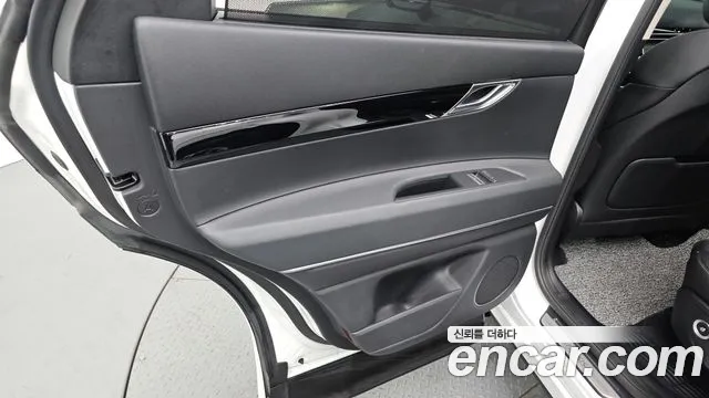 Genesis GV80 2.5T Бензин 2WD — Фото автомобиля 25
