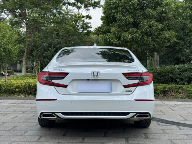 Honda Accord — Фото автомобиля 5