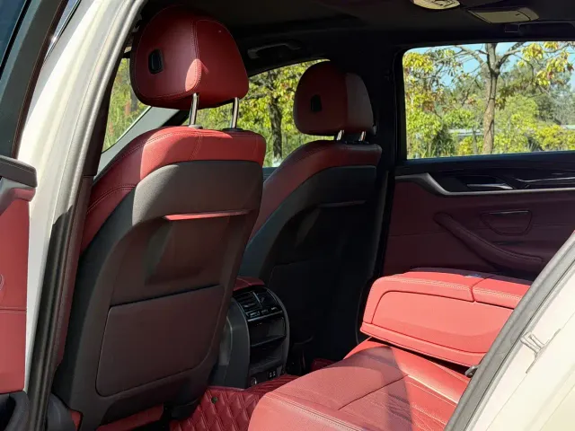 BMW 5 Series — Фото автомобиля 7