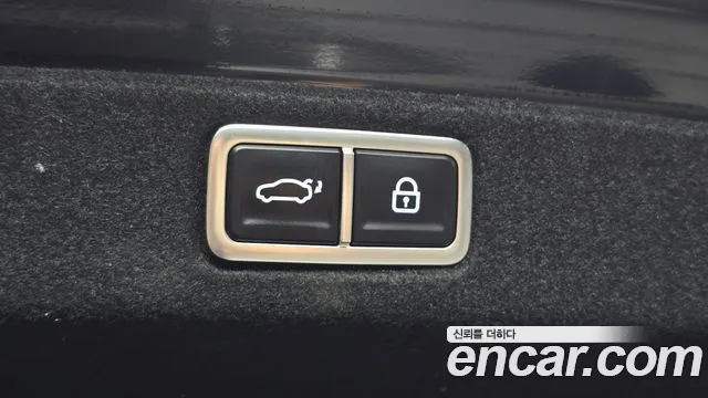 Hyundai Grandeur Grandeur (GN7) 2.5 Бензин 2WD — Фото автомобиля 16