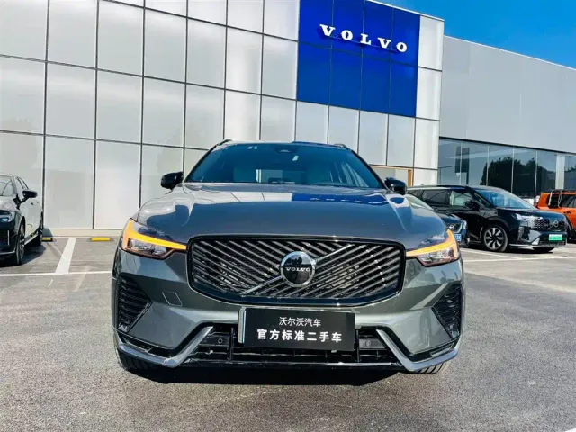 Volvo XC60 — Фото автомобиля 2