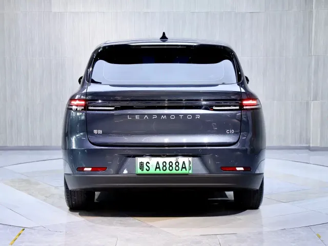 Leapmotor C10 — Фото автомобиля 6