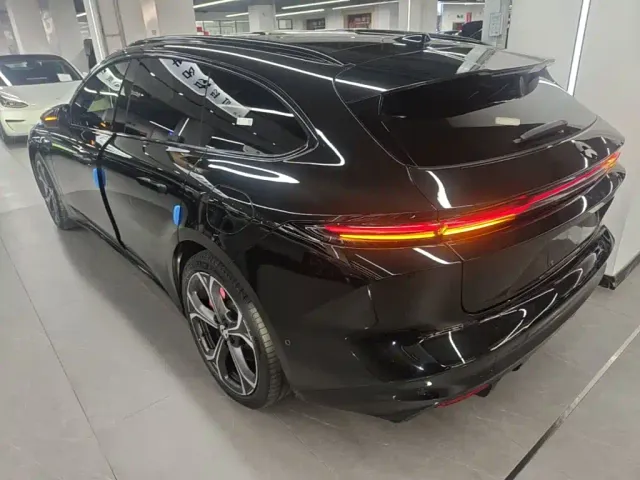 Nio ET5 Touring — Фото автомобиля 4