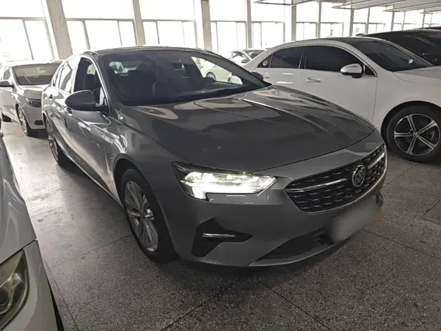 Buick Regal — Фото автомобиля 3
