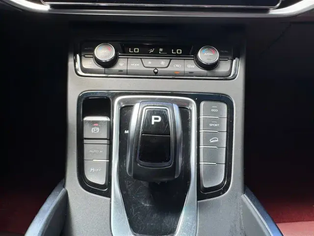 Geely Boyue — Фото автомобиля 13