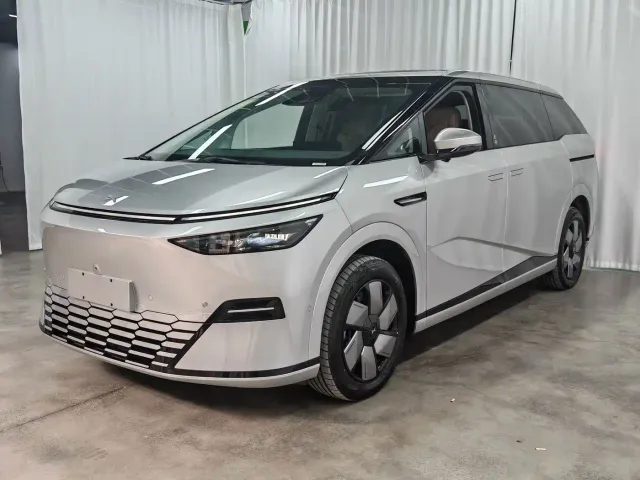 Фотография автомобиля — Xpeng X9