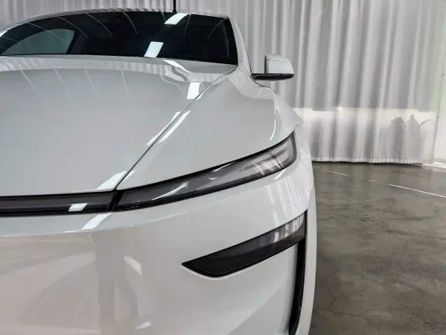 Tesla Model Y — Фото автомобиля 12