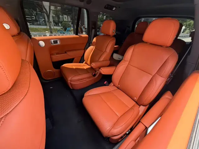 Li Auto L9 — Фото автомобиля 14