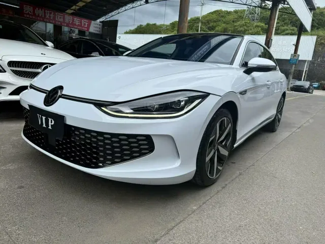 Фотография автомобиля — Volkswagen Lamando