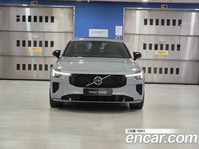 Volvo S90 — Фото автомобиля 2