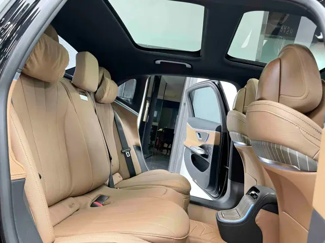 Mercedes-Benz E-Class — Фото автомобиля 6