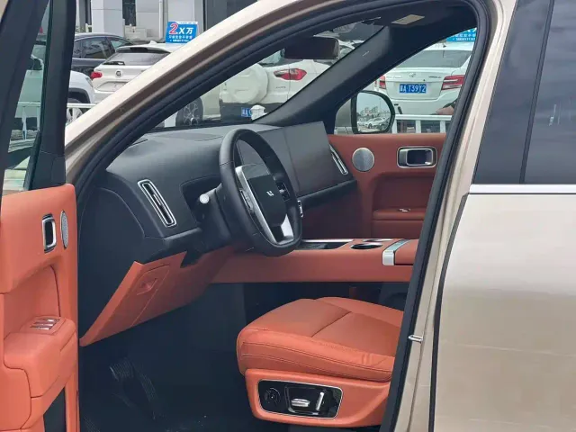 Li Auto L9 — Фото автомобиля 4