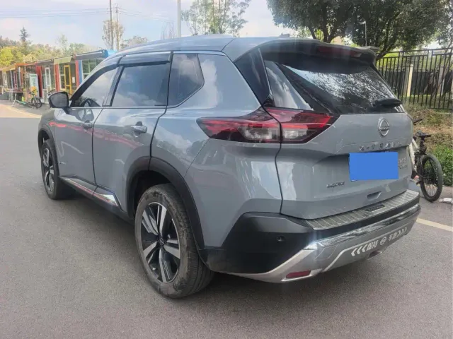 Nissan X-Trail — Фото автомобиля 4