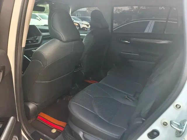 Toyota Highlander — Фото автомобиля 5