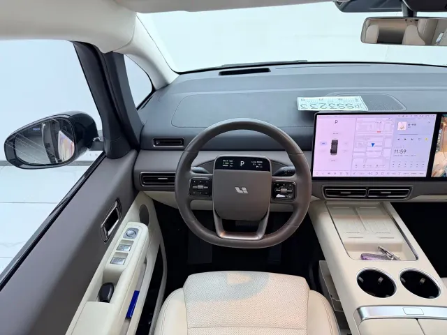 Li Auto Li Auto MEGA 2024 Ultra — Фото автомобиля 13