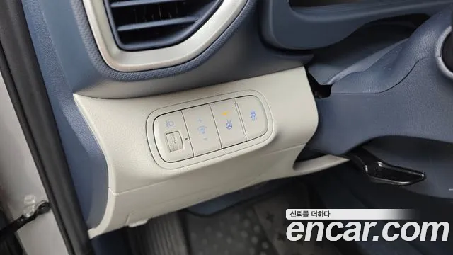 Hyundai Venue — Фото автомобиля 25