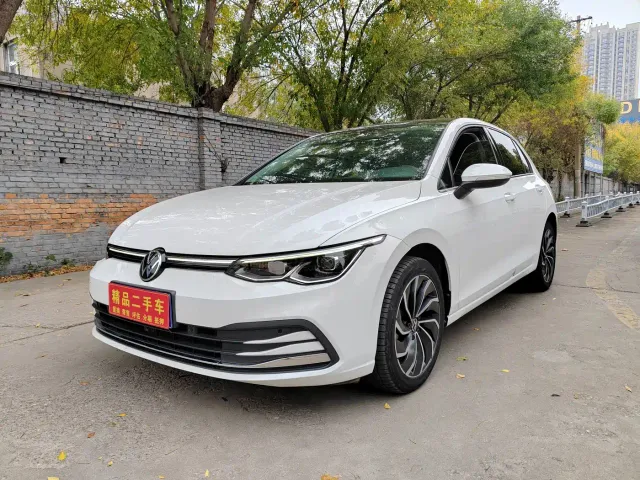 Фотография автомобиля — Volkswagen Golf