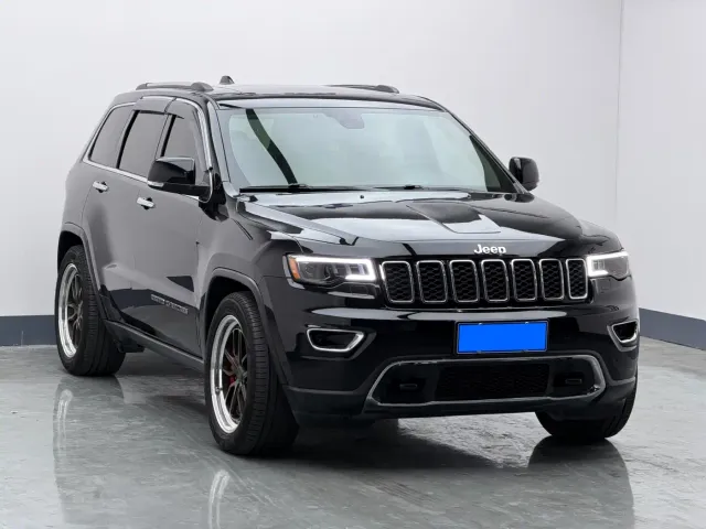 Jeep Grand Cherokee — Фото автомобиля 3