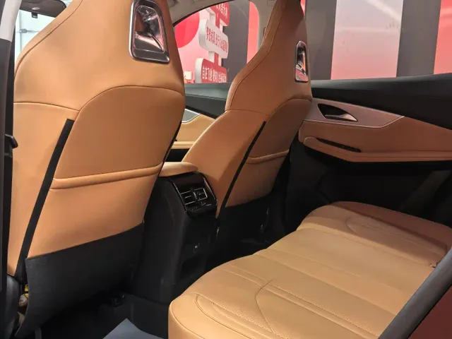 Forthing T5 Evo — Фото автомобиля 9