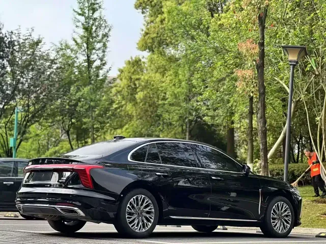 Hongqi H5 — Фото автомобиля 7