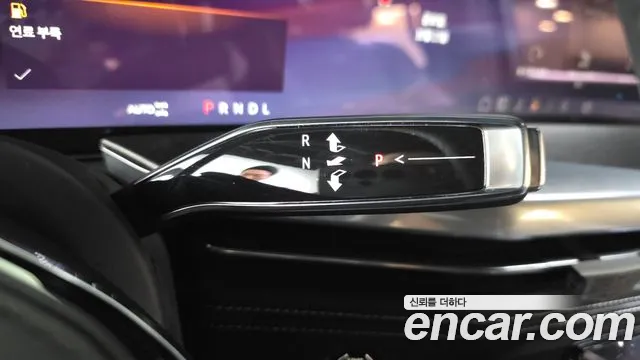Cadillac Escalade — Фото автомобиля 12