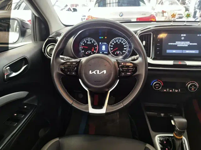 Kia KX1 — Фото автомобиля 10