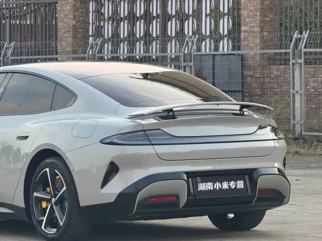 Xiaomi SU7 — Фото автомобиля 13