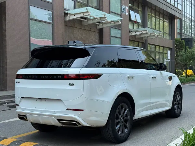Land Rover Range Rover Sport — Фото автомобиля 7
