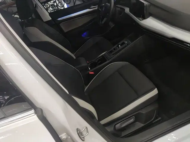 Volkswagen Golf 2023 280TSI DSG Pro — Фото автомобиля 24