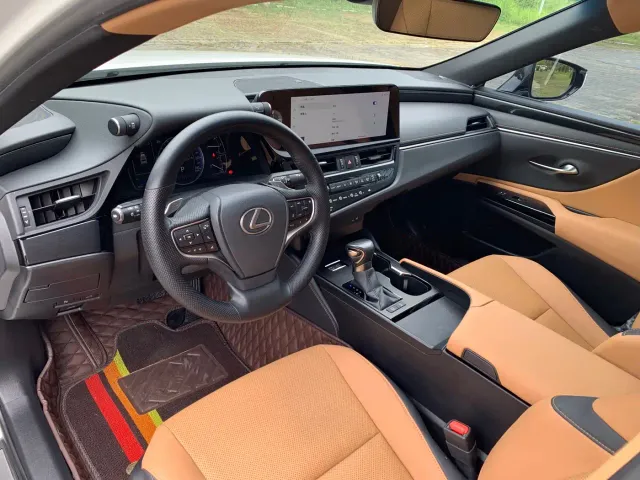 Lexus ES — Фото автомобиля 8