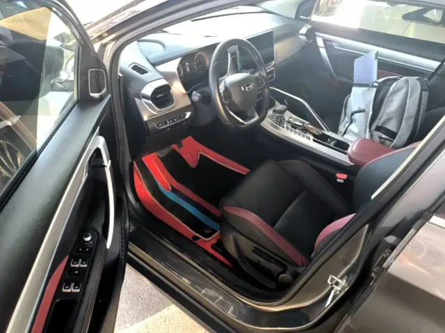 Geely Binyue — Фото автомобиля 15