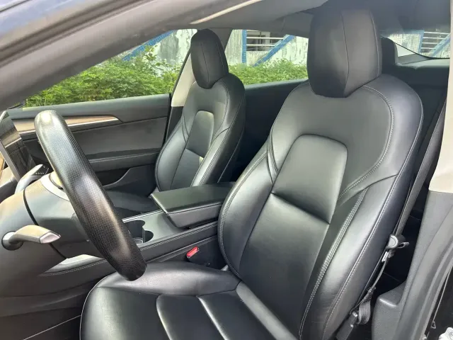 Tesla Model 3 — Фото автомобиля 20