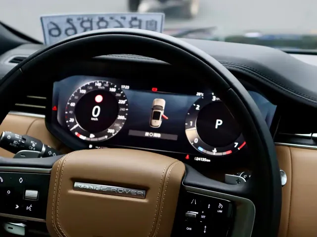 Land Rover Range Rover — Фото автомобиля 12