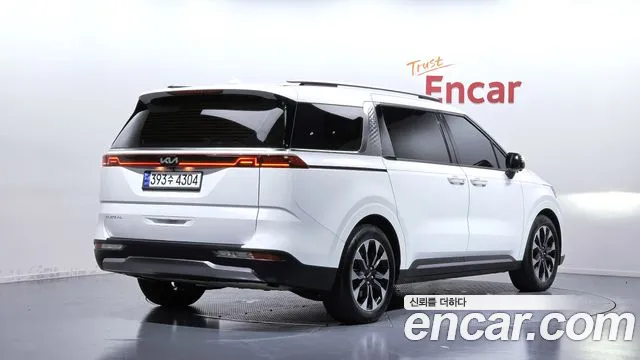 Kia Carnival Generation 4 — Фото автомобиля 2