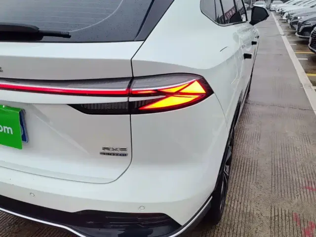 Roewe RX5 — Фото автомобиля 7