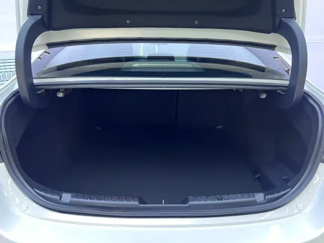 Mazda Axela — Фото автомобиля 17