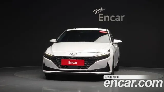 Hyundai Avante CN7 — Фото автомобиля 3