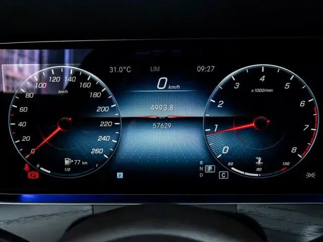 Mercedes-Benz E-Class — Фото автомобиля 13