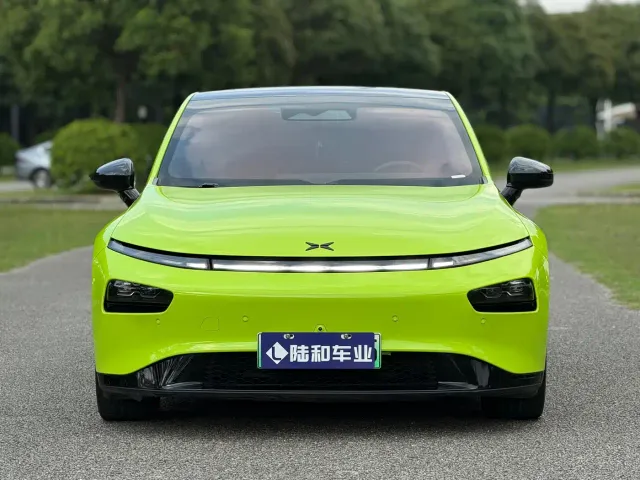 Xpeng P7 — Фото автомобиля 3